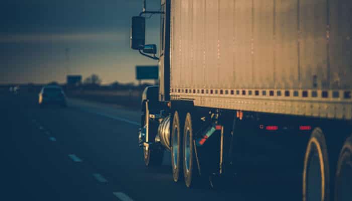 Phoenix truck accident lawyer handling highway truck collision case and legal investigation